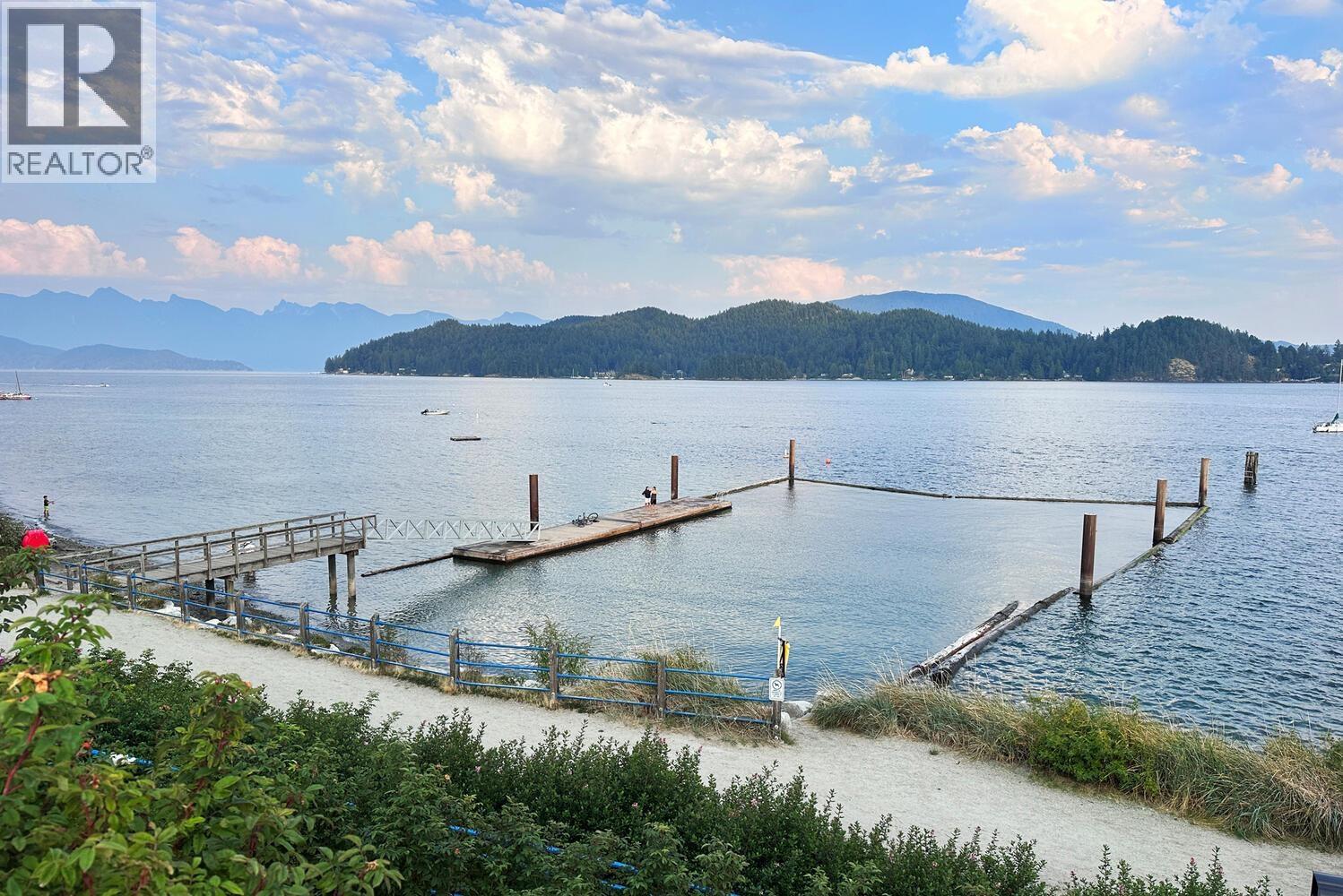 Photo 25 of 681 Fairmont Road, Gibsons BC