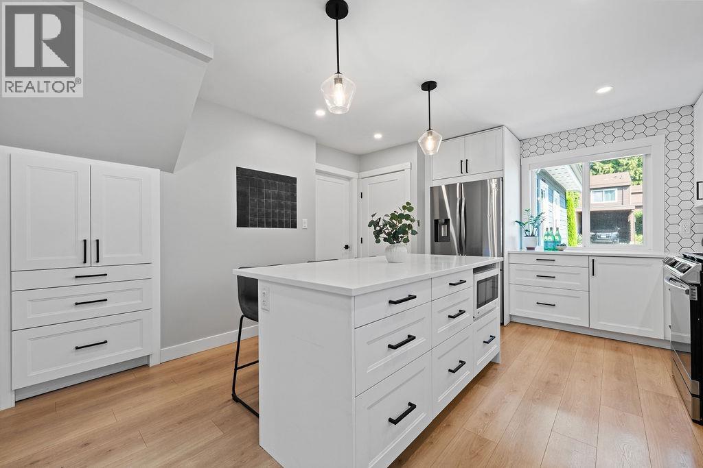 Photo 3 of 2507 Burian Drive, Coquitlam BC