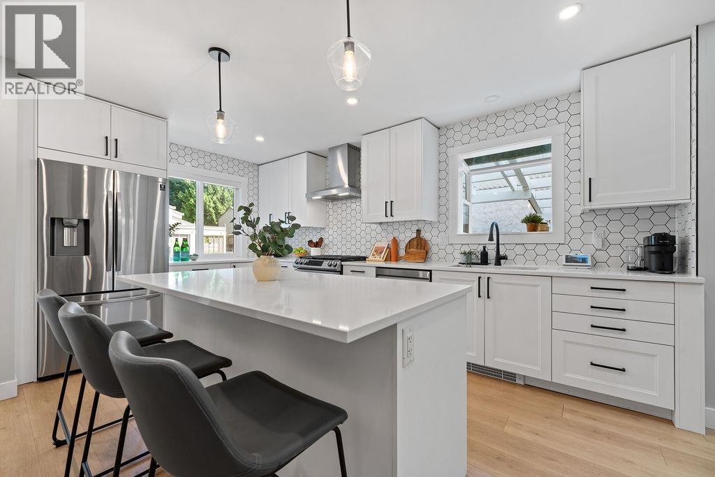 Photo 5 of 2507 Burian Drive, Coquitlam BC