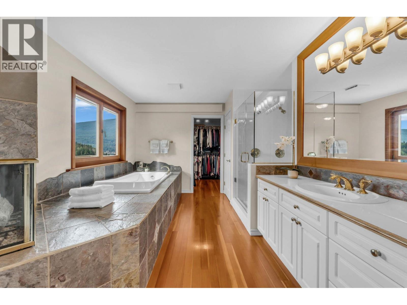 3411 SENKLER ROAD, Belcarra