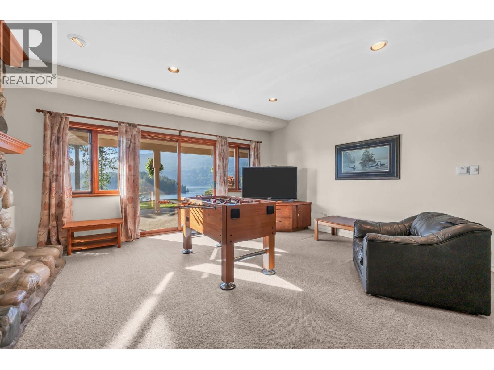 3411 SENKLER ROAD, Belcarra