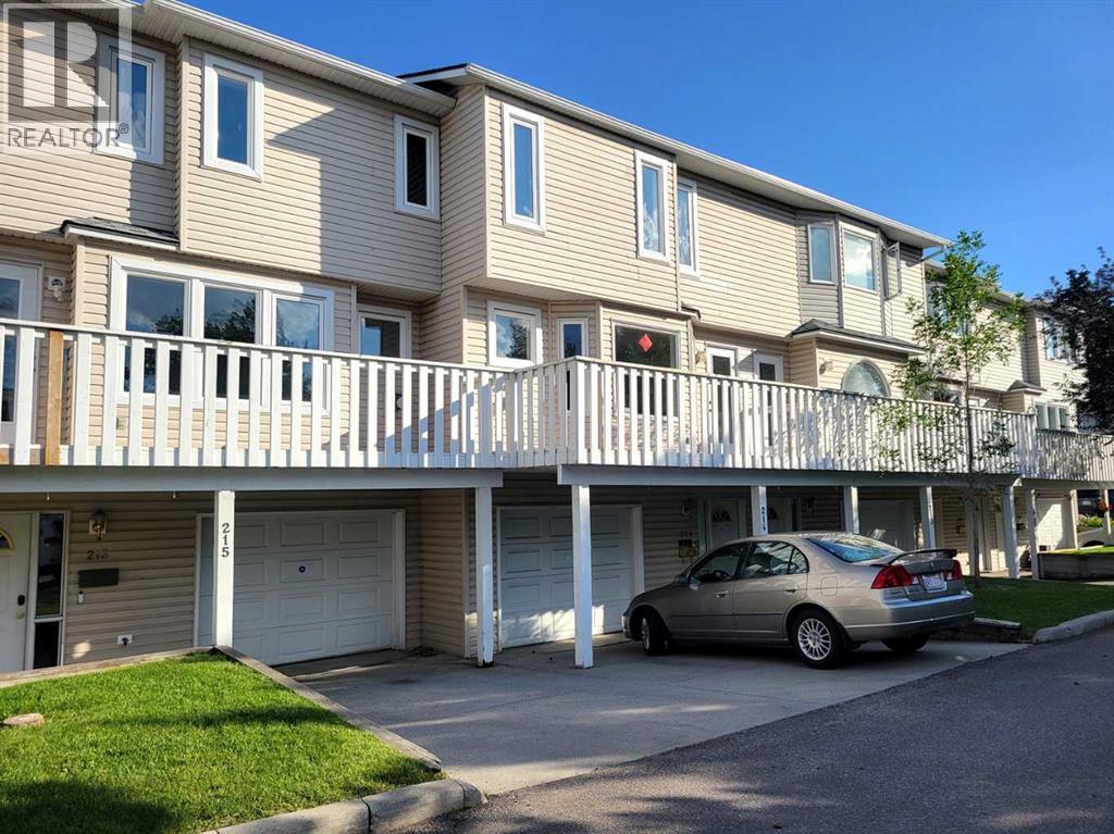 Photo 24 of 215 Killarney Glen Court Sw, Calgary AB