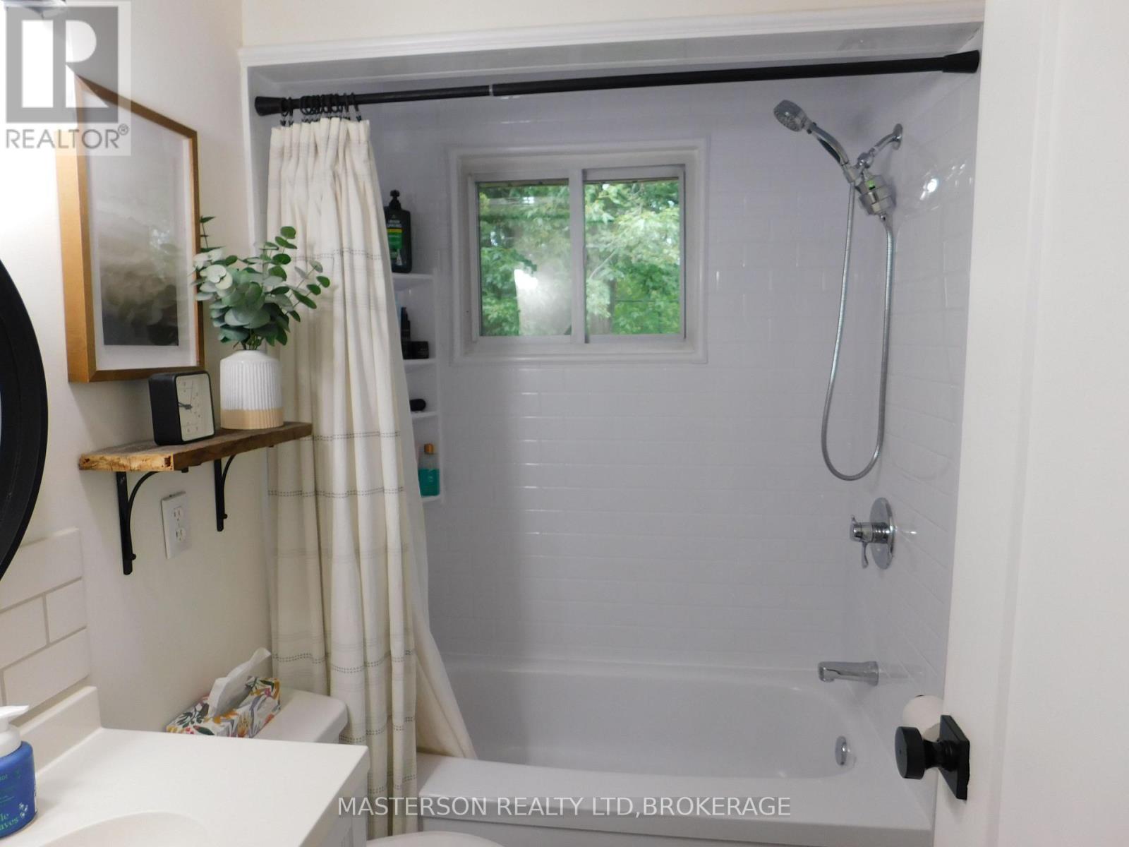 1208 BENNER AVENUE - 26