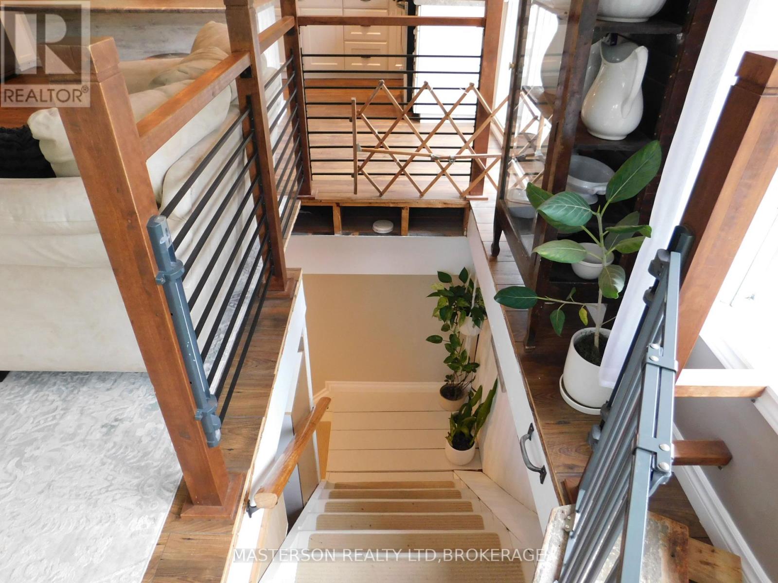 1208 BENNER AVENUE - 30