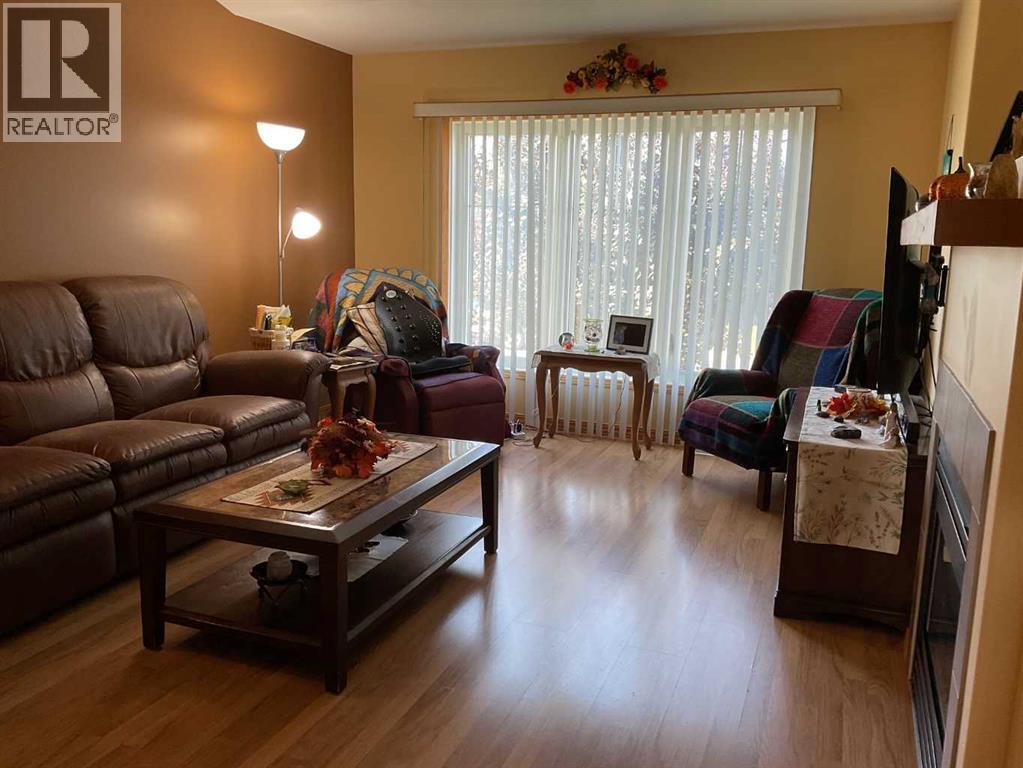 Photo 7 of 137 Jennings Crescent, Red Deer AB