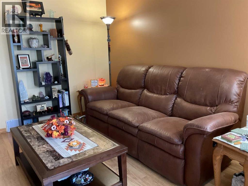 Photo 11 of 137 Jennings Crescent, Red Deer AB