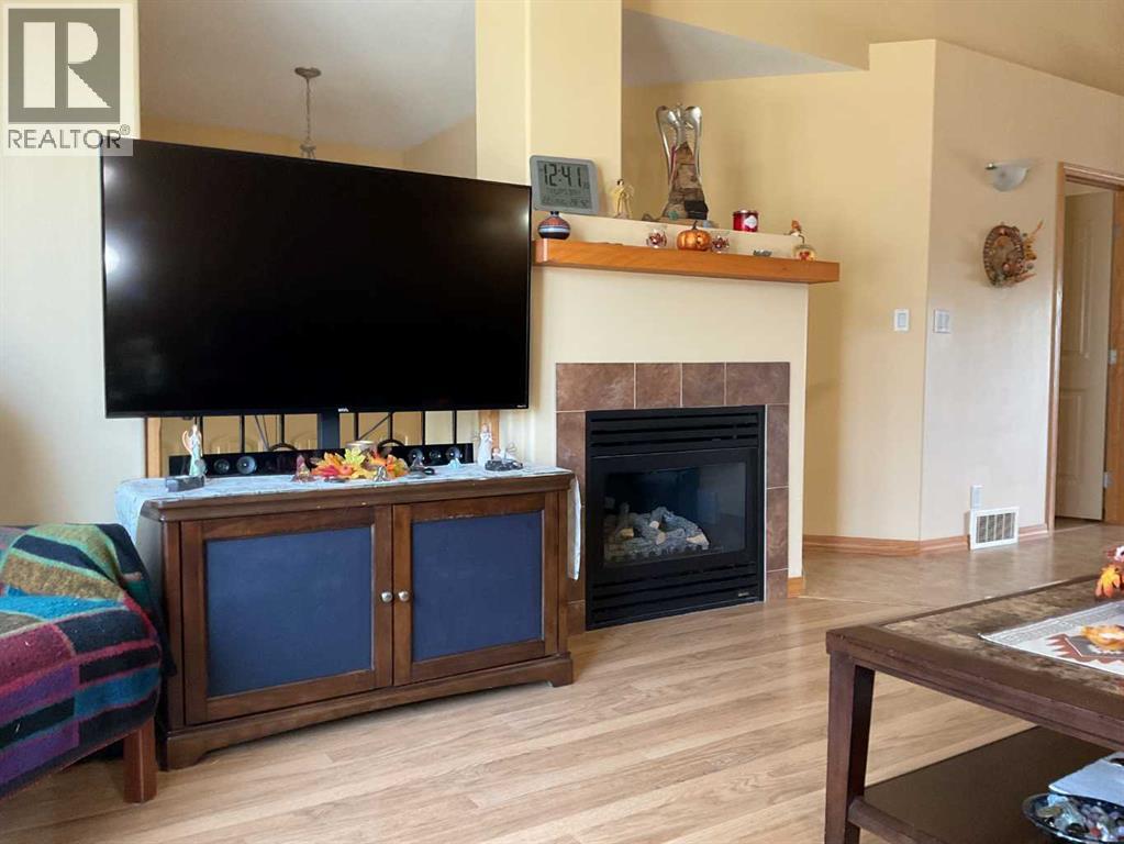 Photo 8 of 137 Jennings Crescent, Red Deer AB