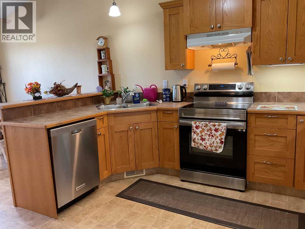 Photo 4 of 137 Jennings Crescent, Red Deer AB