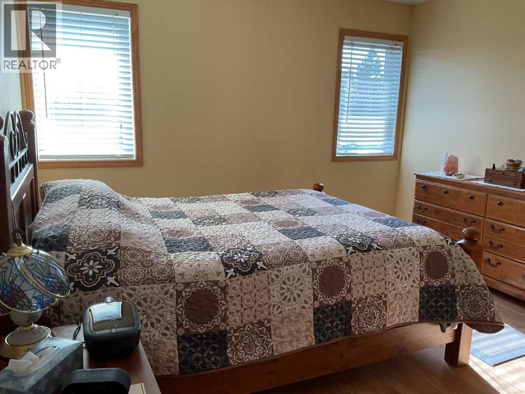 Photo 15 of 137 Jennings Crescent, Red Deer AB
