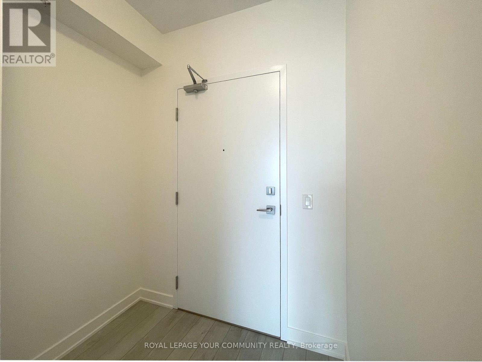 Photo 19 of 1212 75 Oneida Crescent, Richmond Hill ON