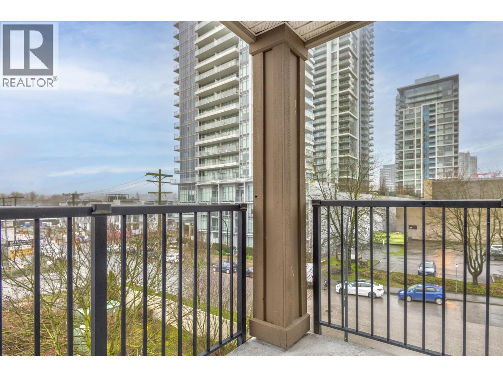Photo 18 of 305 4728 Dawson Street, Burnaby BC