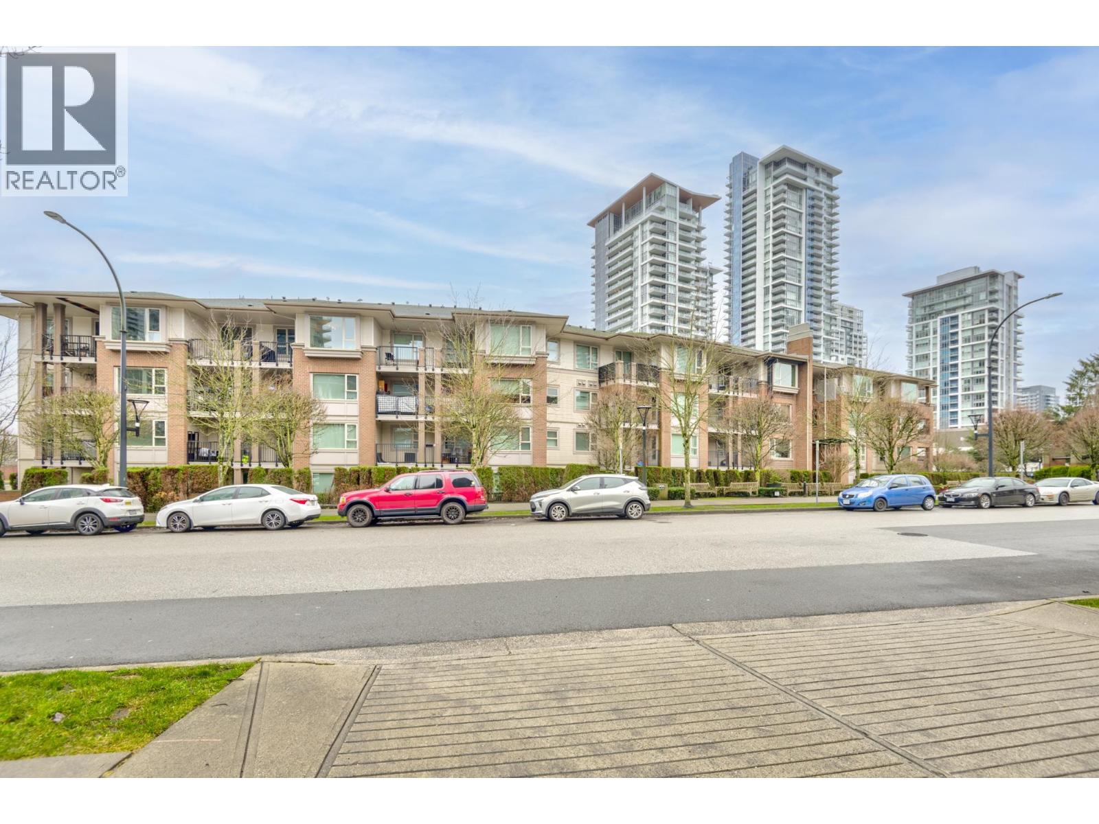 Photo 26 of 305 4728 Dawson Street, Burnaby BC