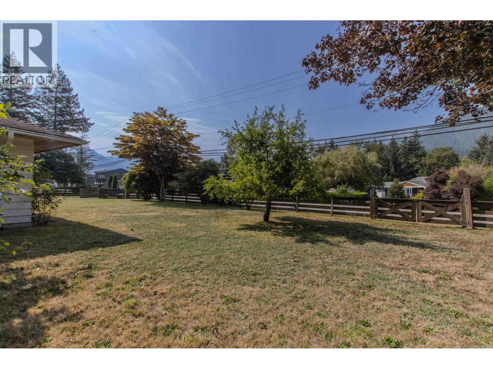 41560 GOVERNMENT ROAD, Squamish