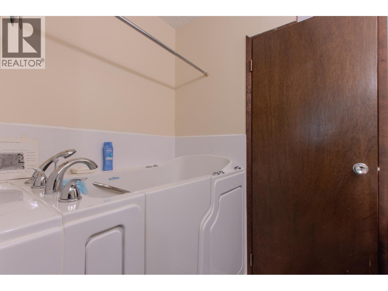 41560 GOVERNMENT ROAD, Squamish