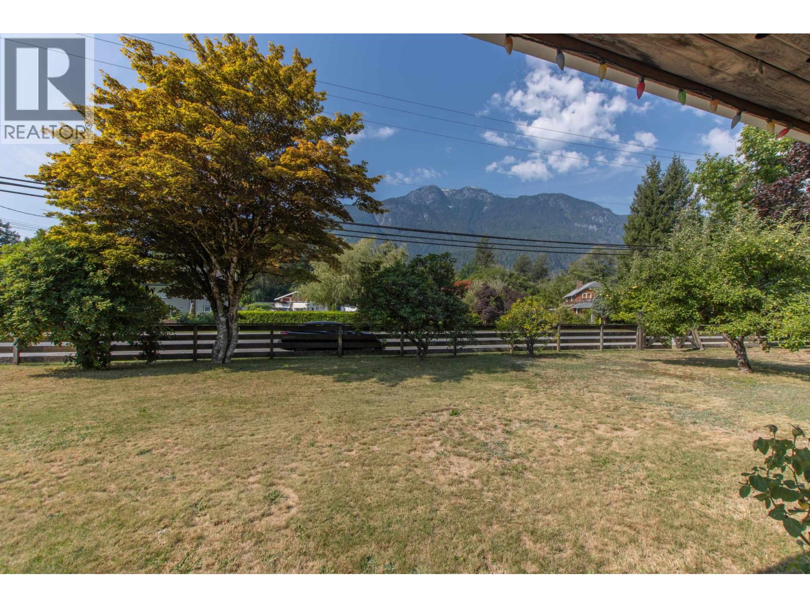 41560 GOVERNMENT ROAD, Squamish