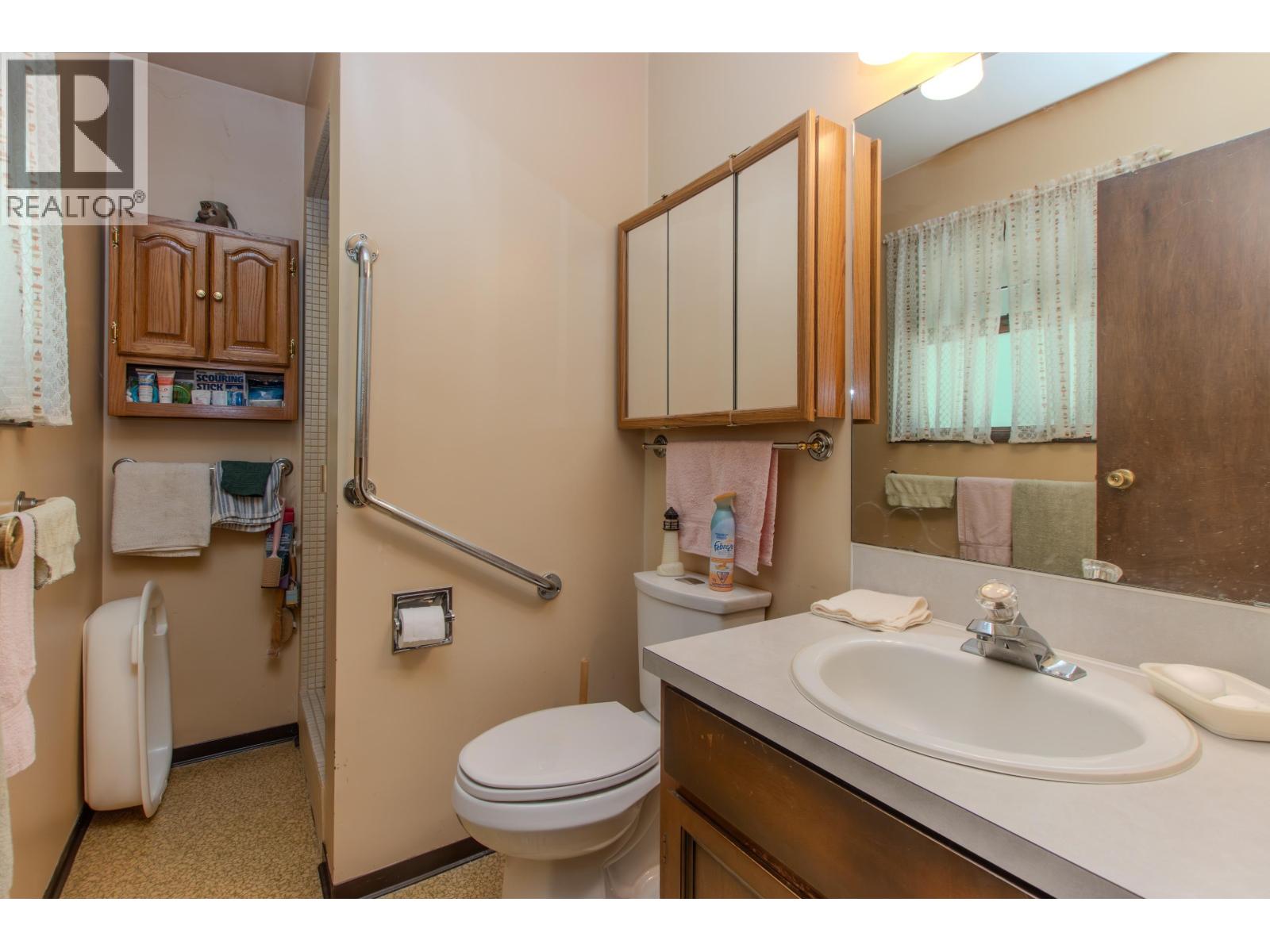 41560 GOVERNMENT ROAD, Squamish