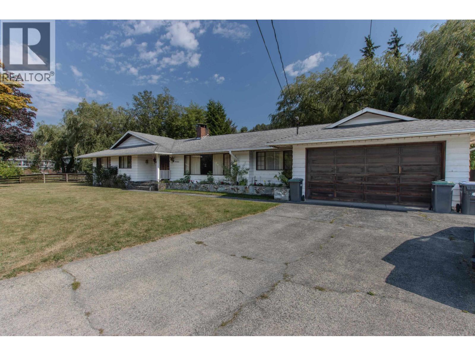 41560 GOVERNMENT ROAD, Squamish