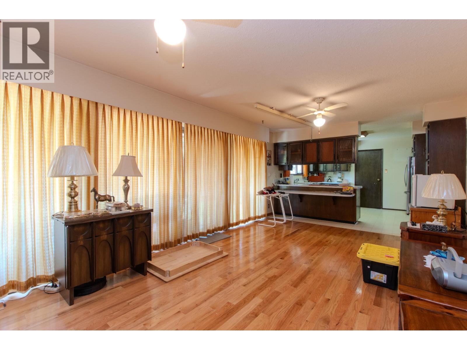 41560 GOVERNMENT ROAD, Squamish