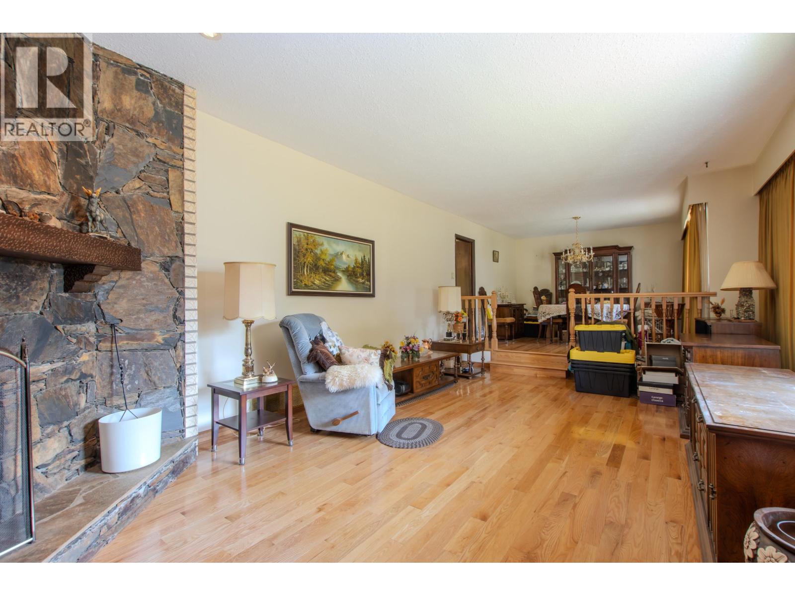 41560 GOVERNMENT ROAD, Squamish