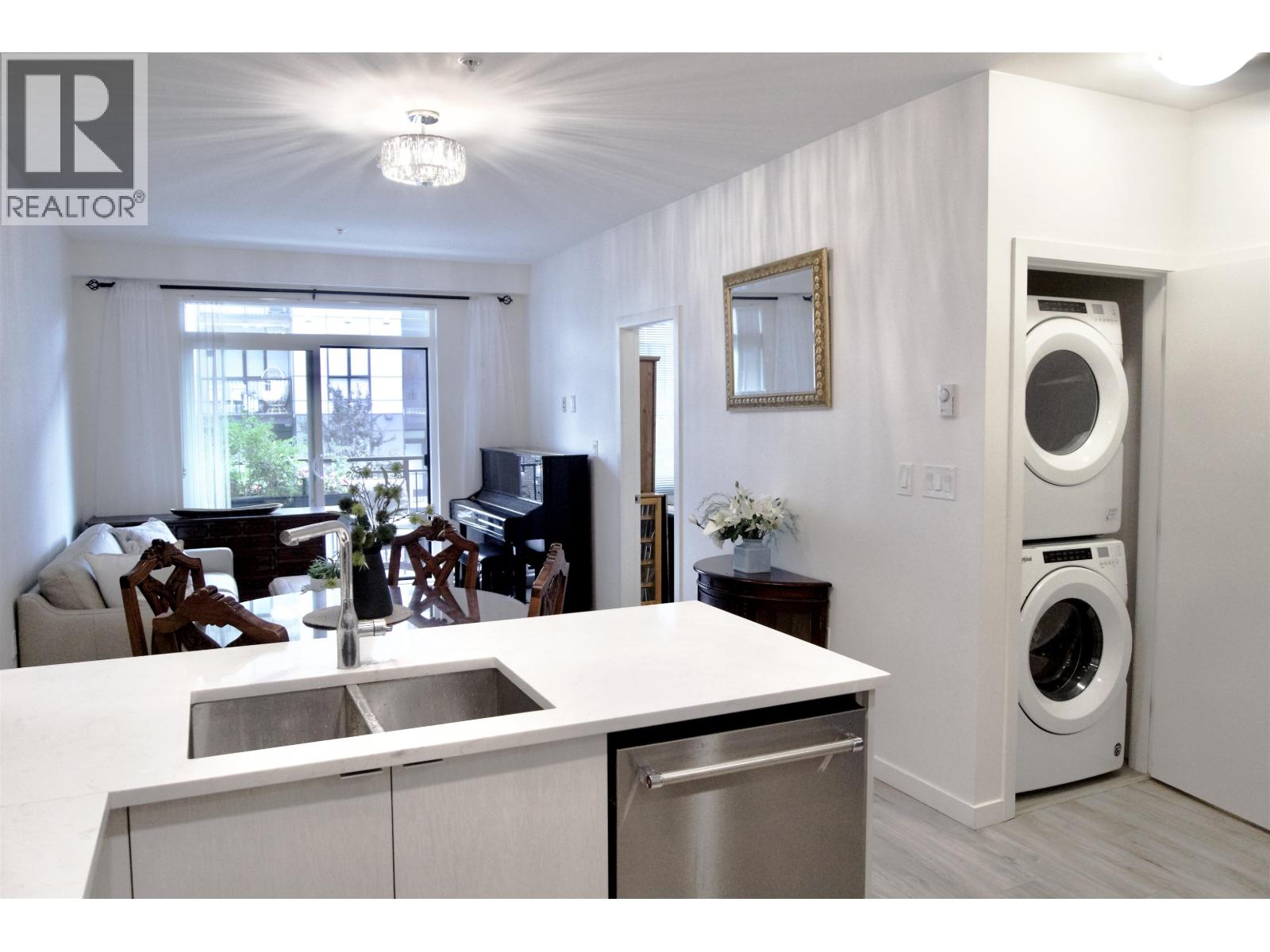 Photo 10 of 306 621 Regan Avenue, Coquitlam BC