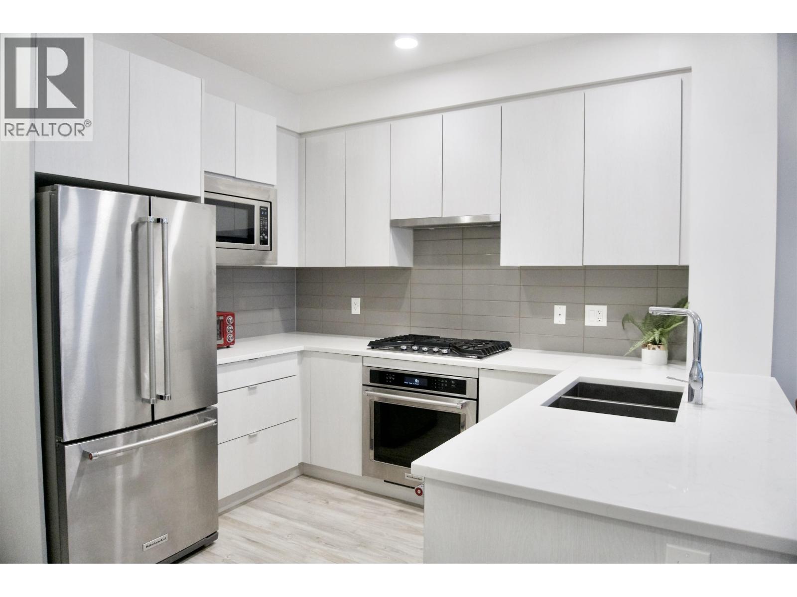 Photo 13 of 306 621 Regan Avenue, Coquitlam BC