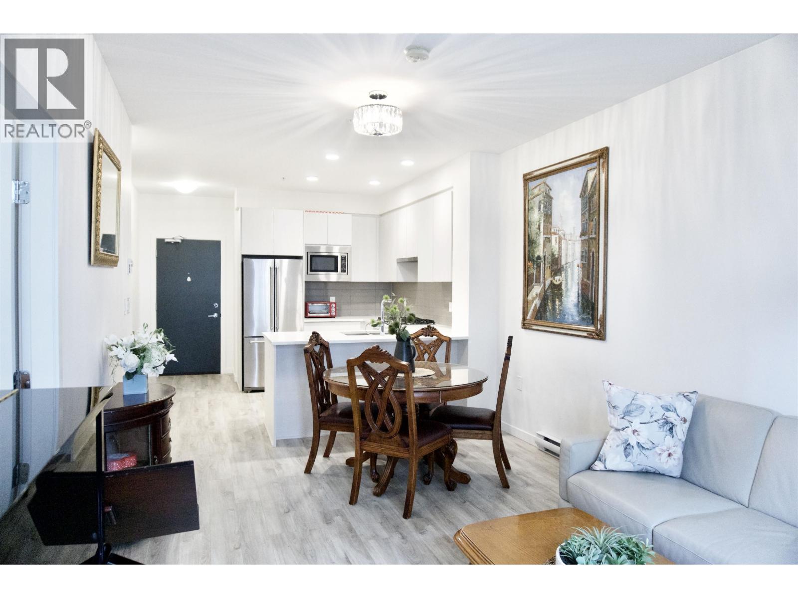 Photo 5 of 306 621 Regan Avenue, Coquitlam BC