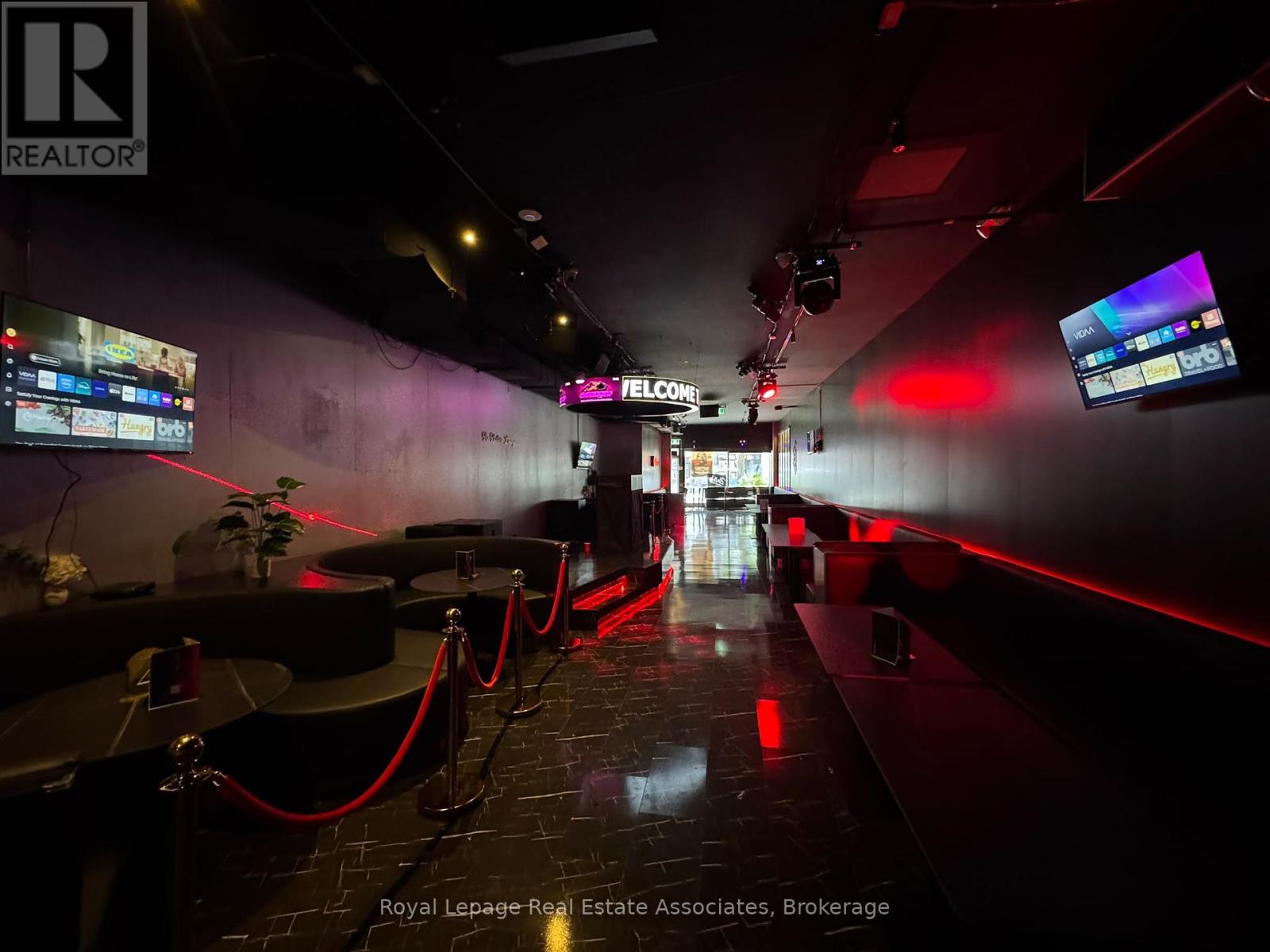 Photo 16 of 560 Queen Street W, Toronto ON