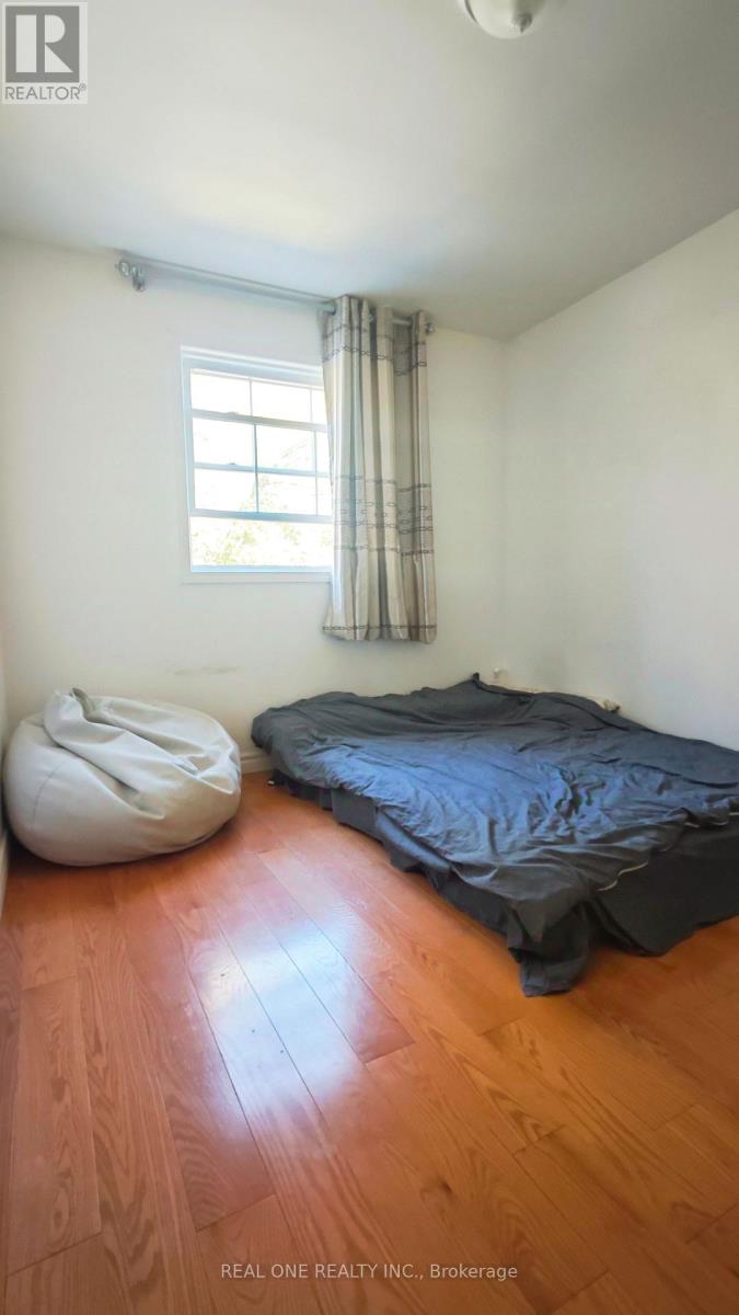 Photo 10 of 38 81 Brookmill Boulevard, Toronto ON
