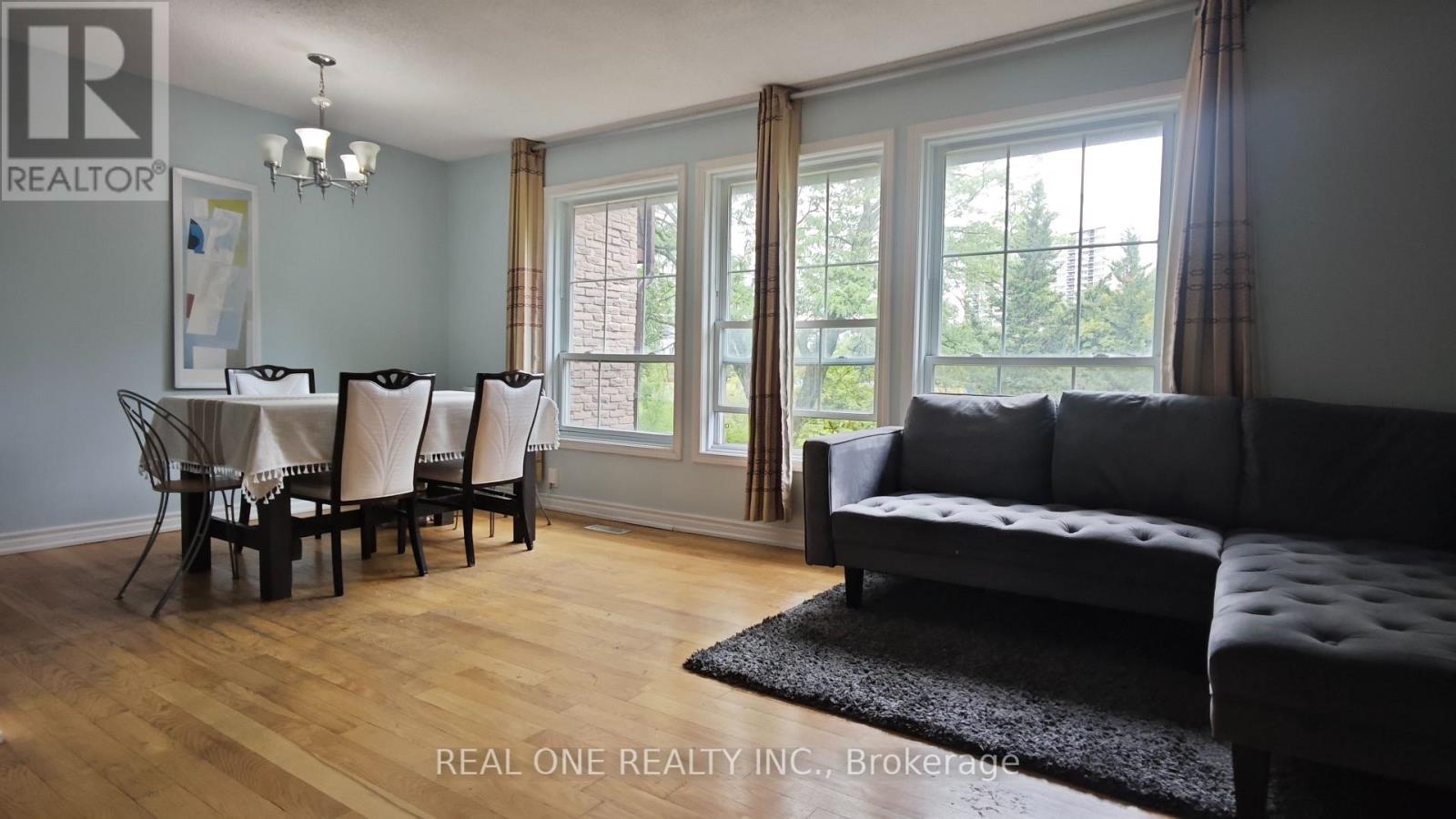 Photo 3 of 38 81 Brookmill Boulevard, Toronto ON