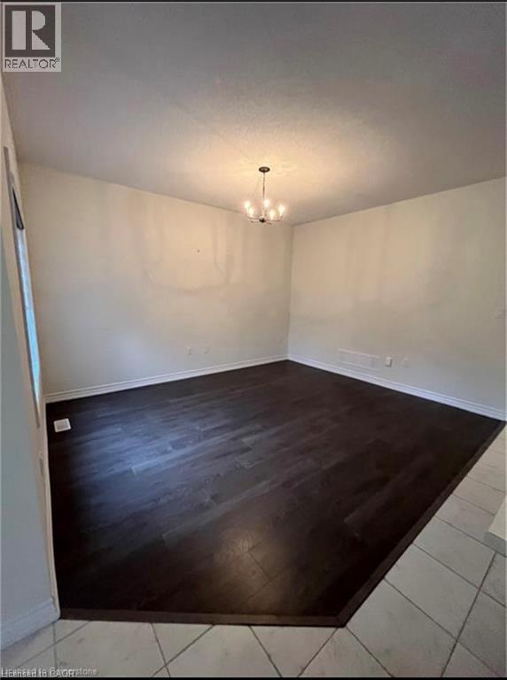 Photo 7 of 45 Tumblewood Place, Welland ON