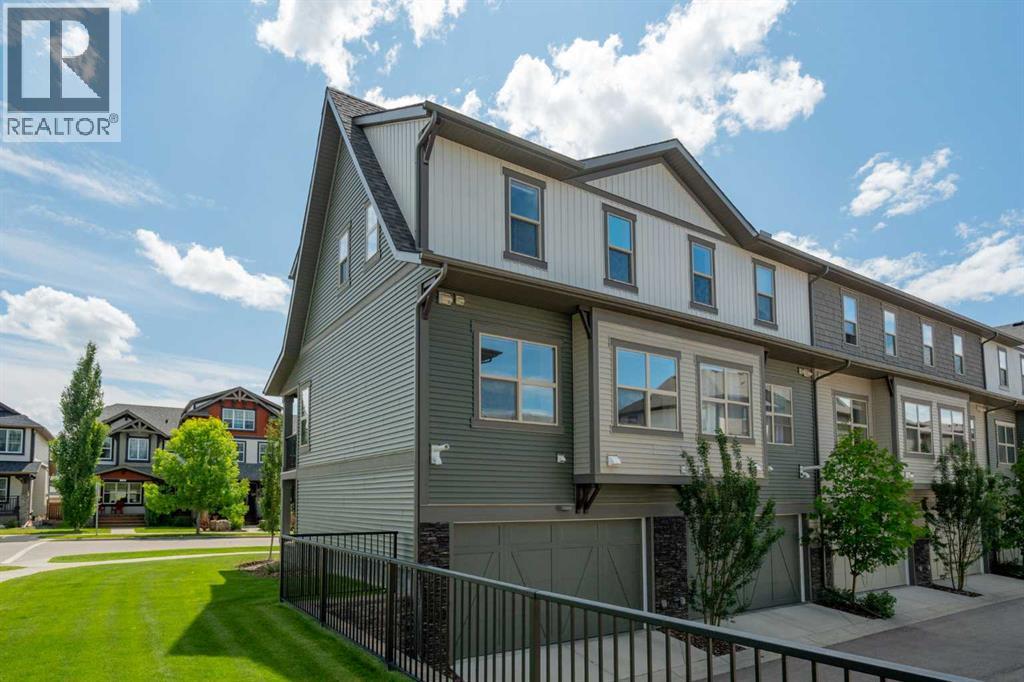 Photo 3 of 301 32 Horseshoe Crescent, Cochrane AB