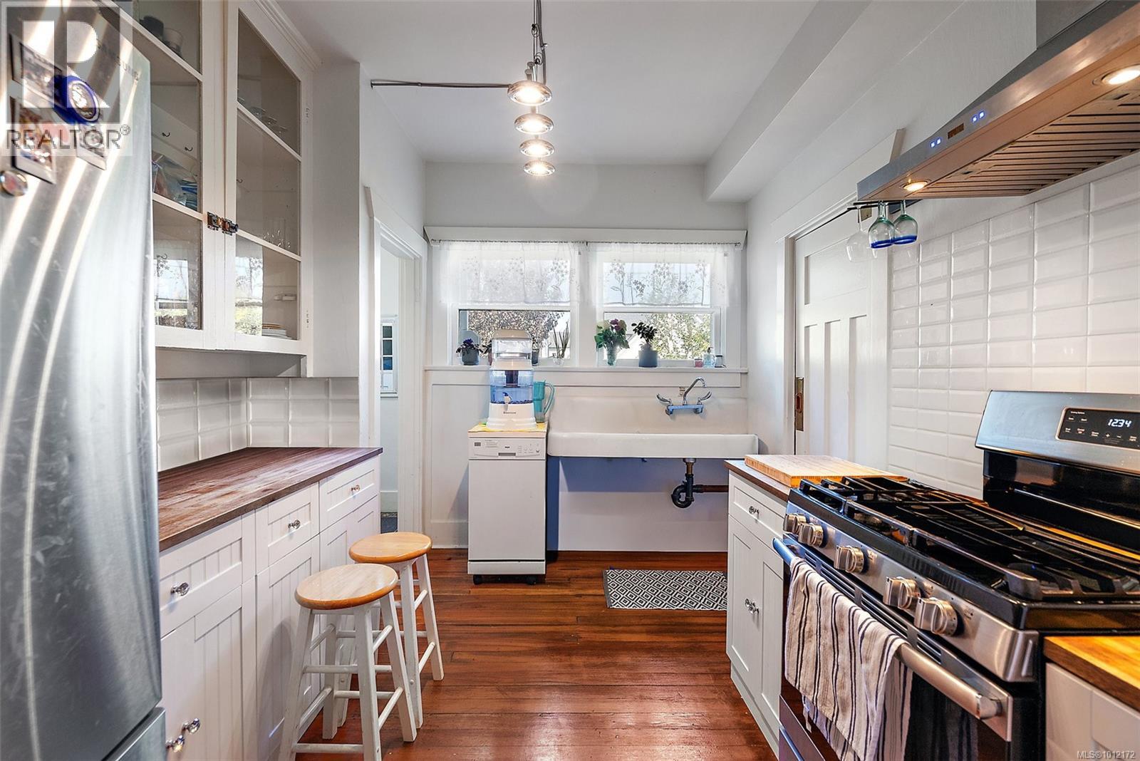 9646 Sixth St, Sidney