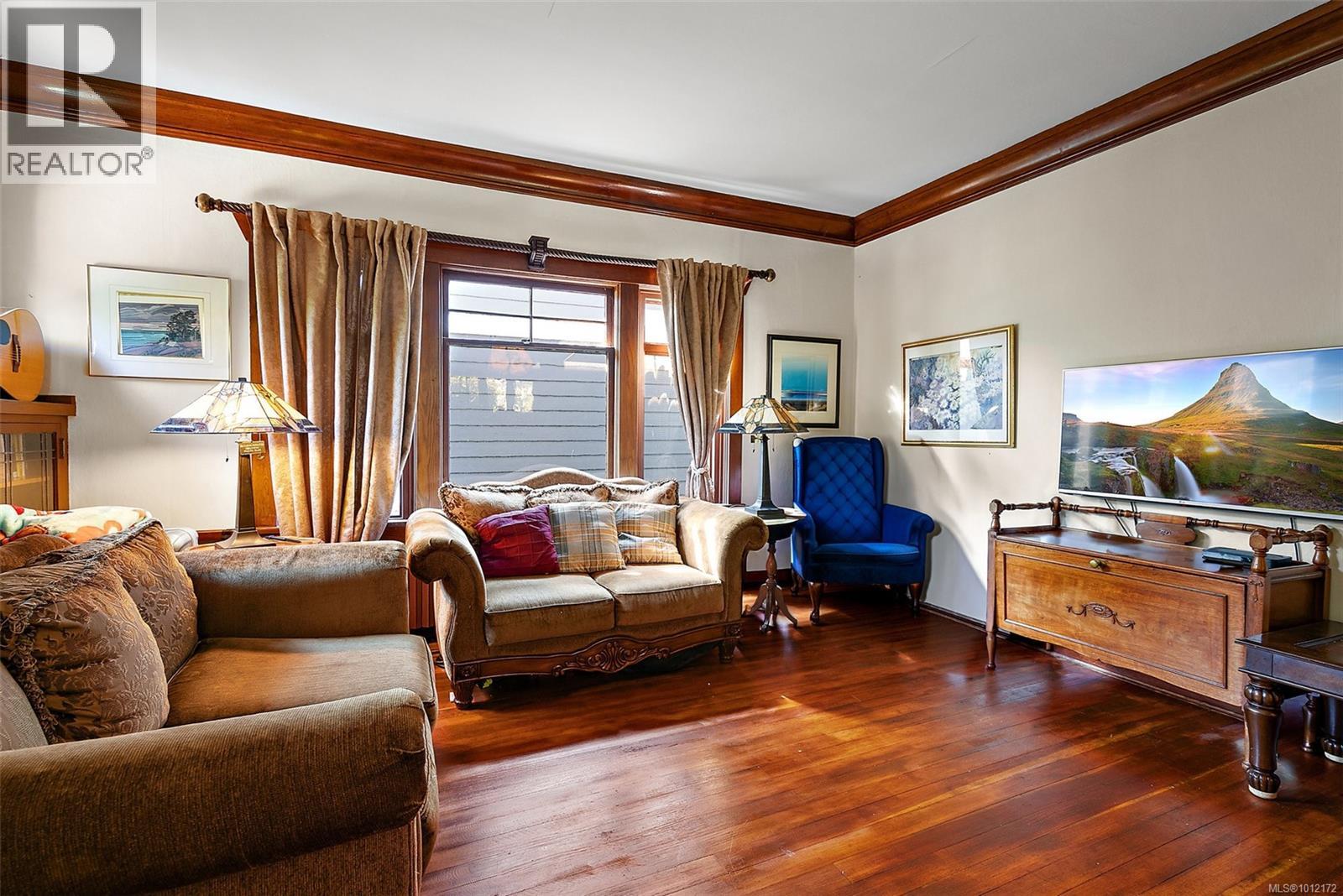 9646 Sixth St, Sidney