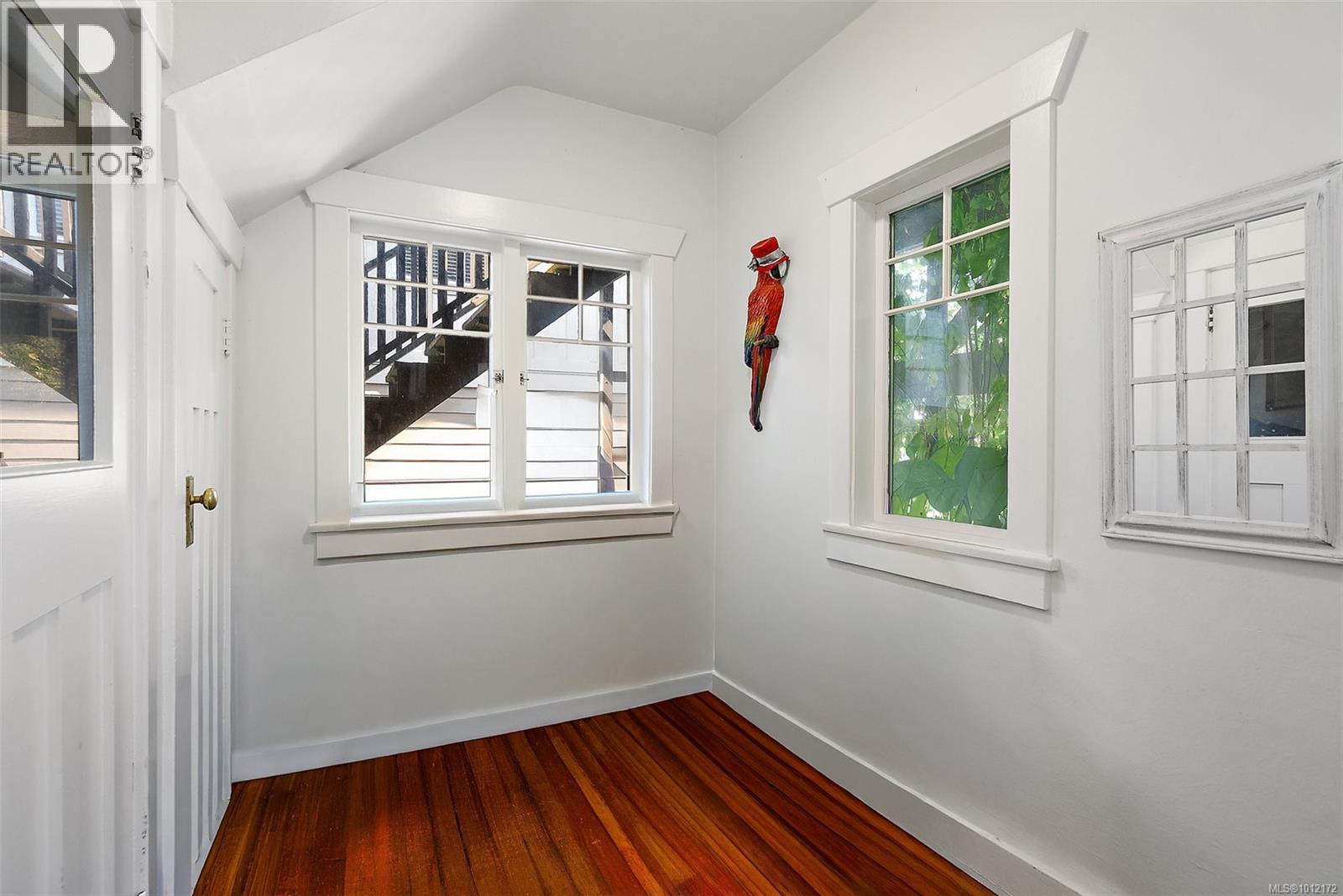 9646 Sixth St, Sidney