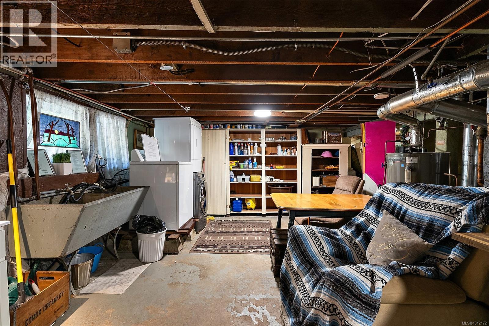 9646 Sixth St, Sidney