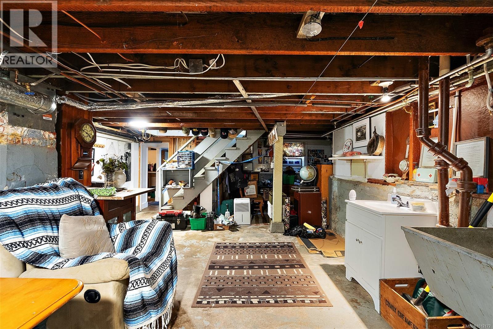 9646 Sixth St, Sidney