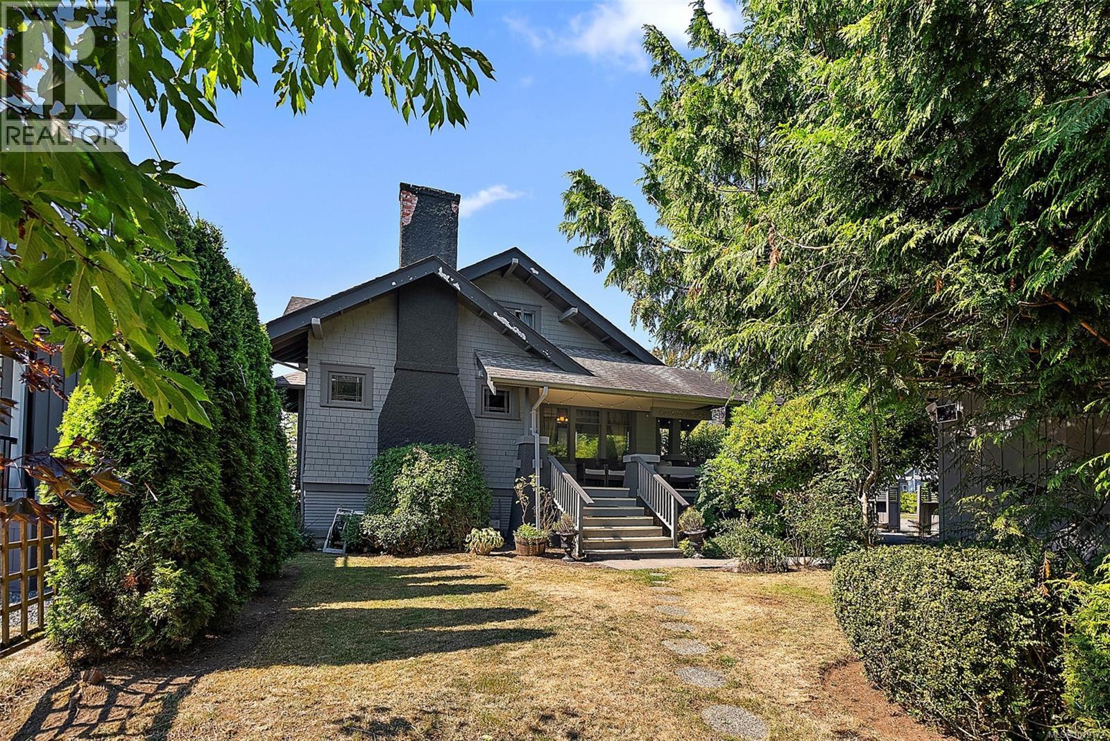 9646 Sixth St, Sidney