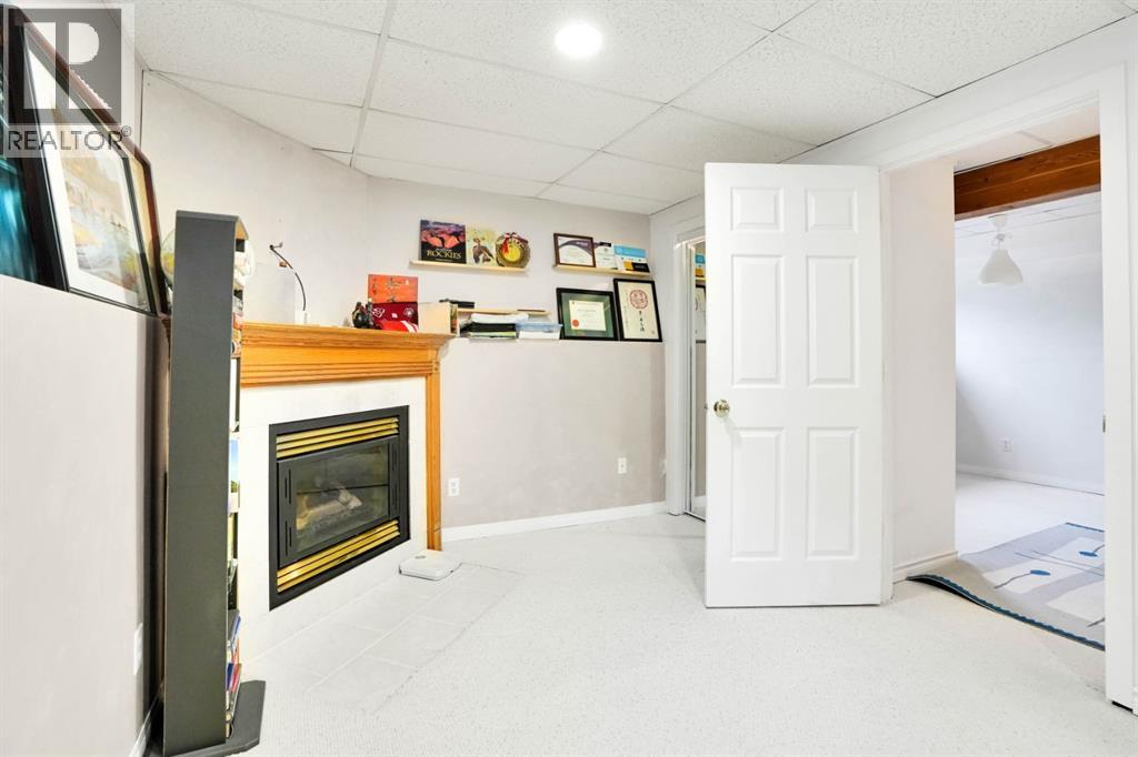 Photo 31 of 6908 Coach Hill Road Sw, Calgary AB