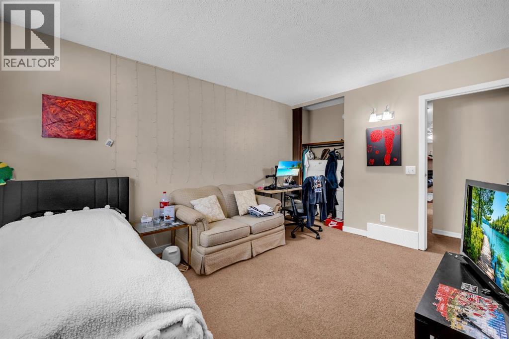 2417, 3500 VARSITY DRIVE NW - 18