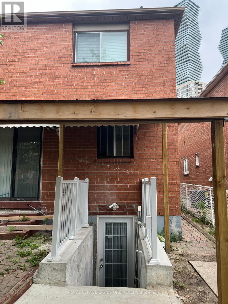 Photo 2 of 3603 Copernicus Drive, Mississauga ON