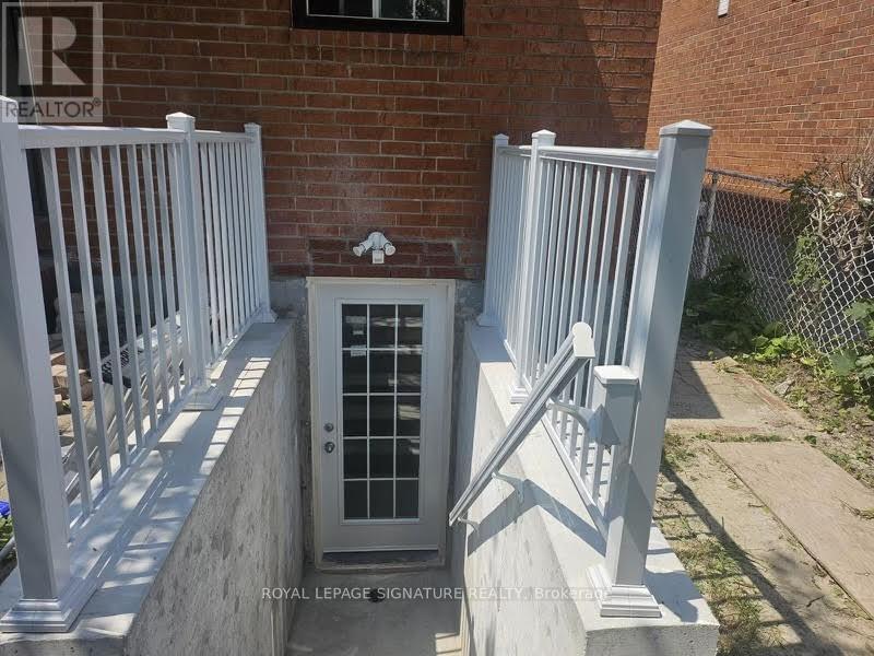Photo 3 of 3603 Copernicus Drive, Mississauga ON