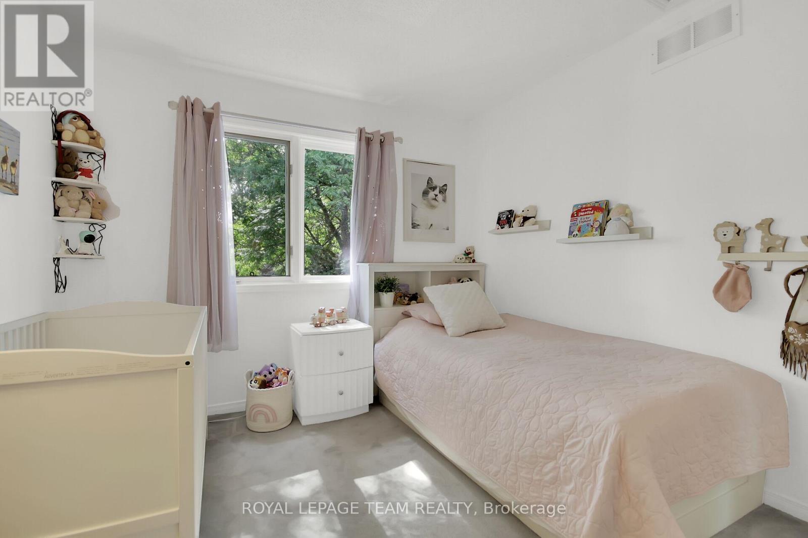 Photo 26 of 75 Inverary Drive, Ottawa ON