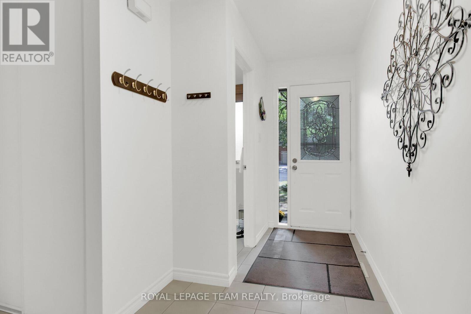 Photo 3 of 75 Inverary Drive, Ottawa ON