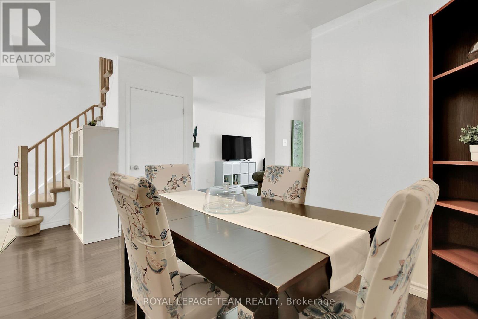 Photo 6 of 75 Inverary Drive, Ottawa ON