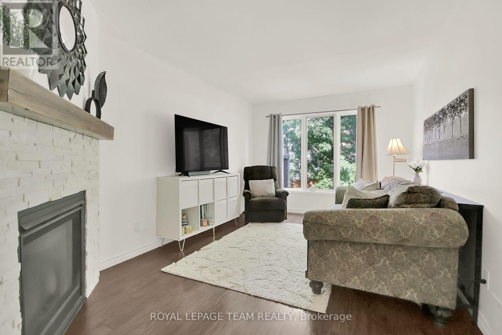 Photo 8 of 75 Inverary Drive, Ottawa ON