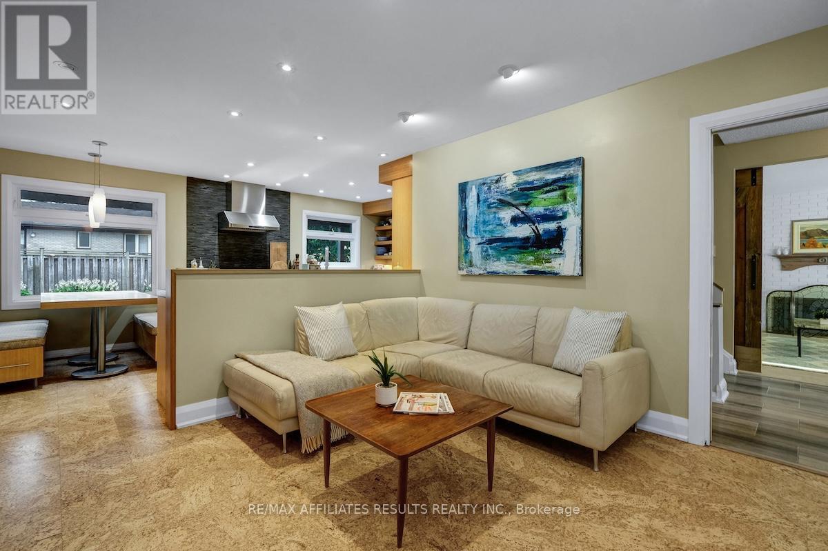 Photo 16 of 5 Tiffany Crescent, Ottawa ON