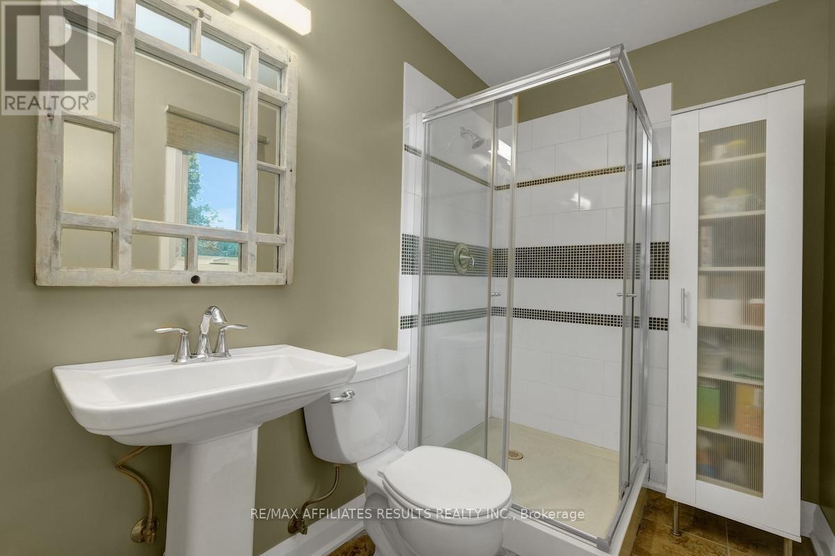 Photo 17 of 5 Tiffany Crescent, Ottawa ON