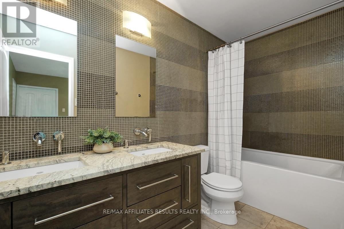 Photo 23 of 5 Tiffany Crescent, Ottawa ON