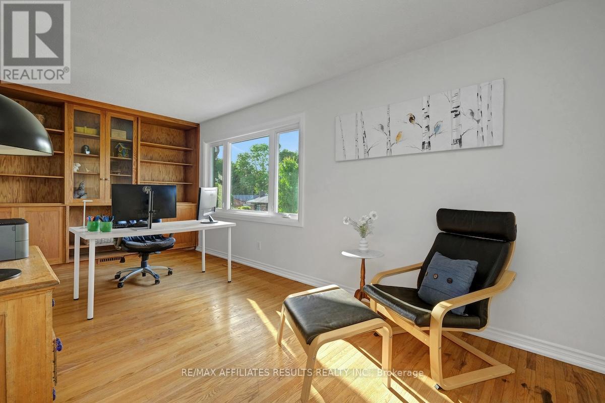 Photo 24 of 5 Tiffany Crescent, Ottawa ON