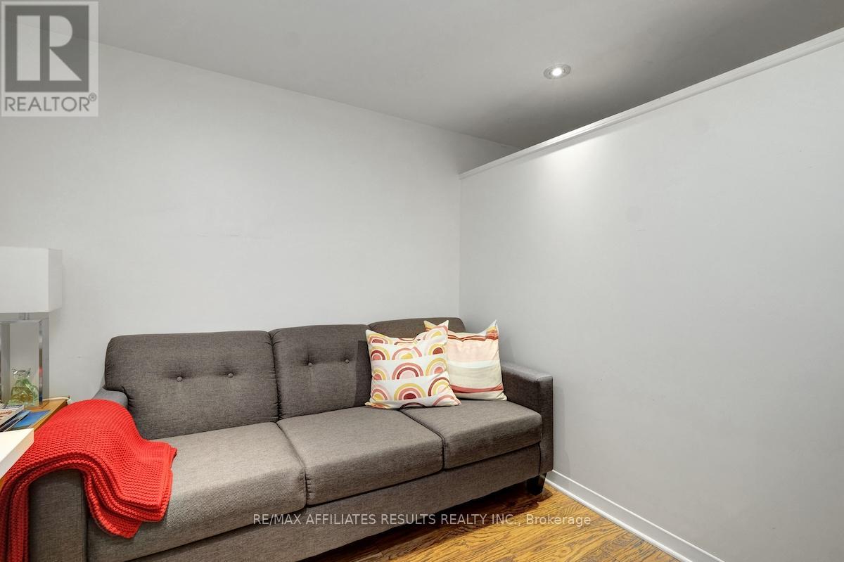 Photo 36 of 5 Tiffany Crescent, Ottawa ON